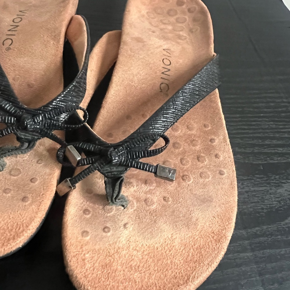 Vionic Bella II Sandal Thong Toe Post Black - Picture 3 of 9
